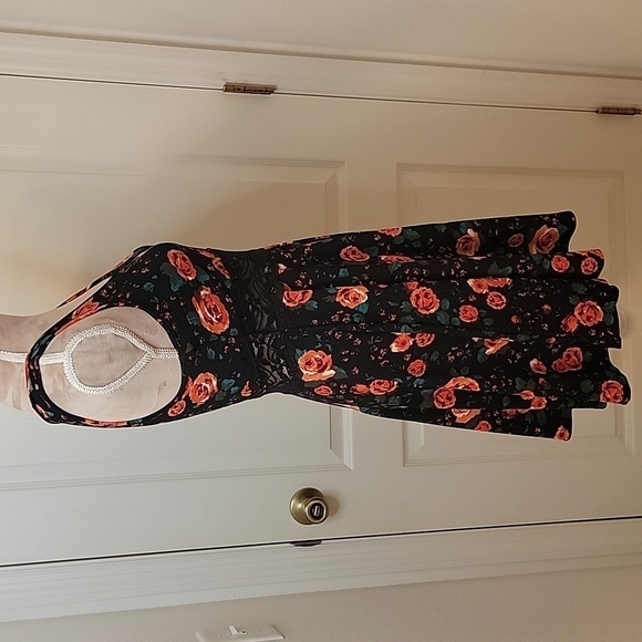 Wild Daisy Size M Tank Dress with lace waistband.  New Condition. - Picture 4 of 6